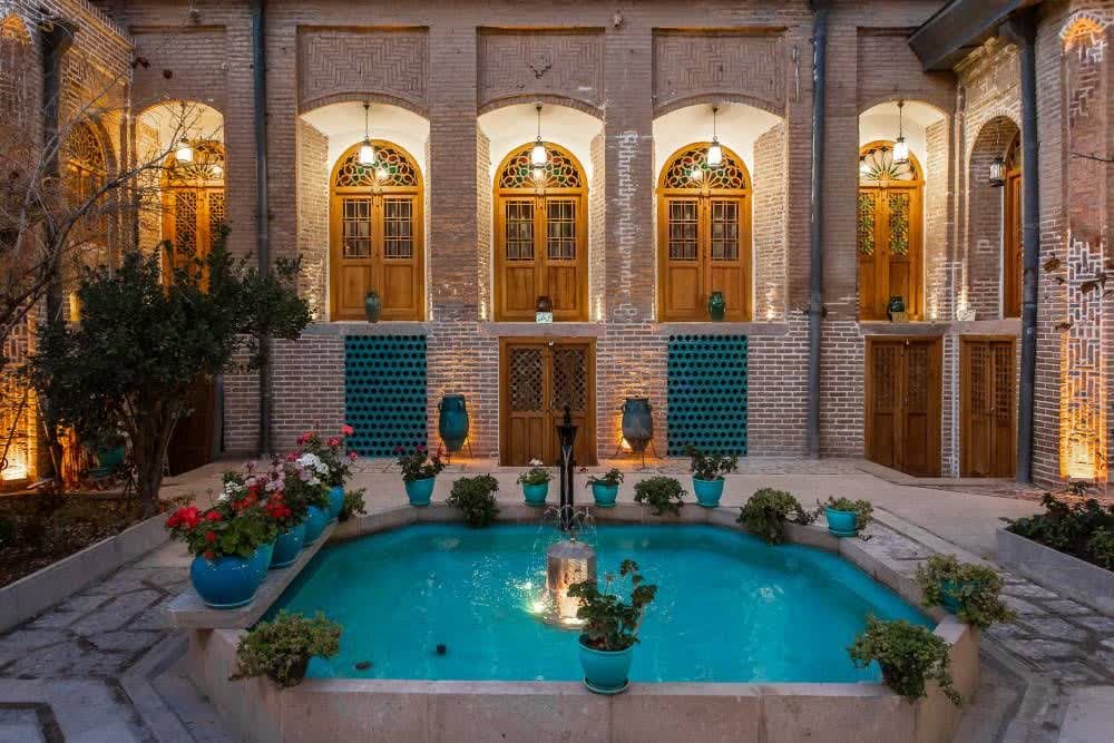 اقامتگاه بومگردی سنتی در قزوین - گل افشان