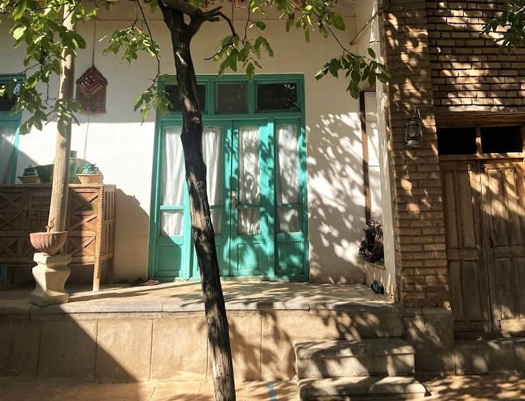 اجاره اتاق 2تخته در بویین میان دشت اصفهان