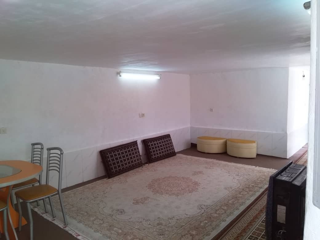 اجاره منزل ویلایی یک خوابه در خیابان مولوی سمیرم-همکف