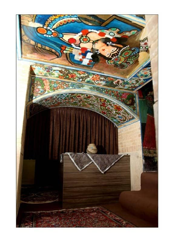 اجاره اقامتگاه بومگردی سنتی در زند شیراز