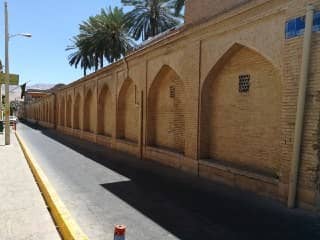 اجاره اقامتگاه بومگردی سنتی در زند شیراز