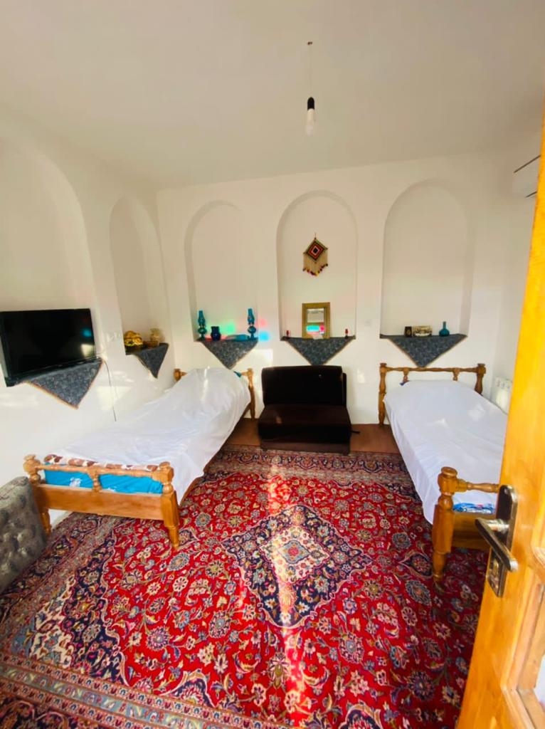 اجاره خانه سنتی در باغستان نطنز - ماه رخ