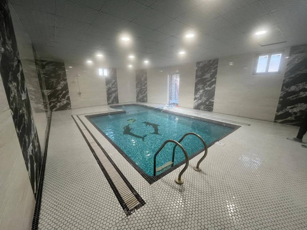 اجاره باغ ویلا با استخر آبگرم در باغبهادران-دوخوابه 90 متری