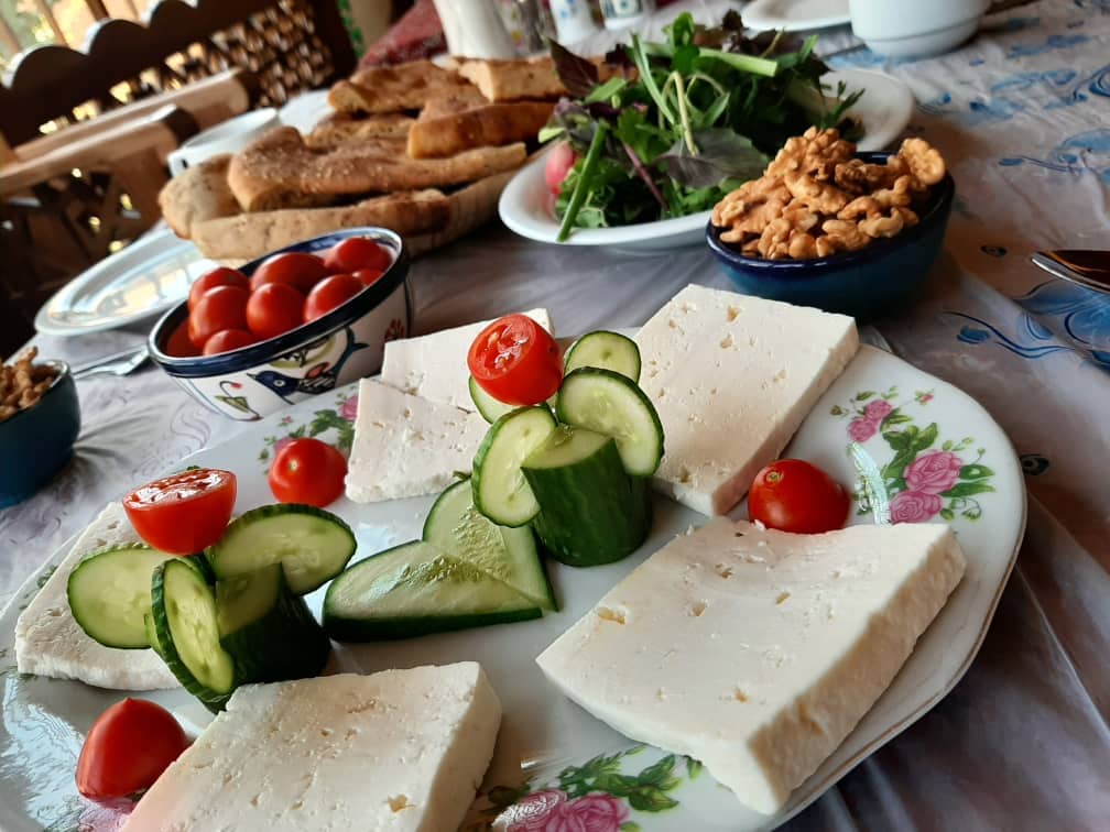 اجاره اقامتگاه سنتی در مهریز یزد | اتاق 3تخته همکف