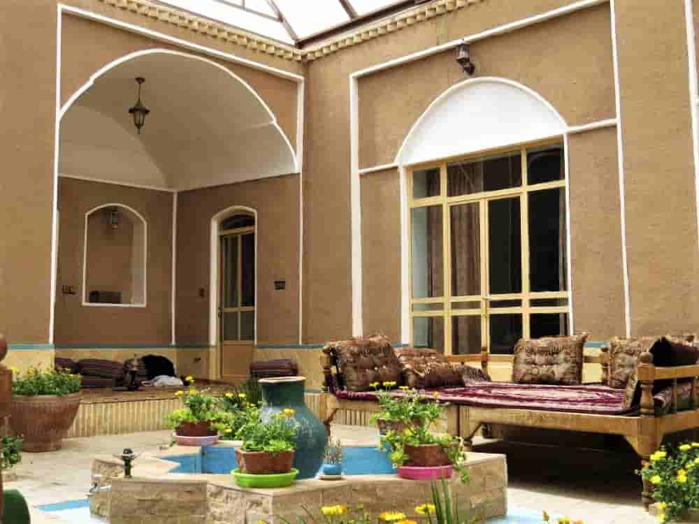عکس اجاره اتاق بومگردی دوتخته در بهشتی ورزنه-اتاق یک