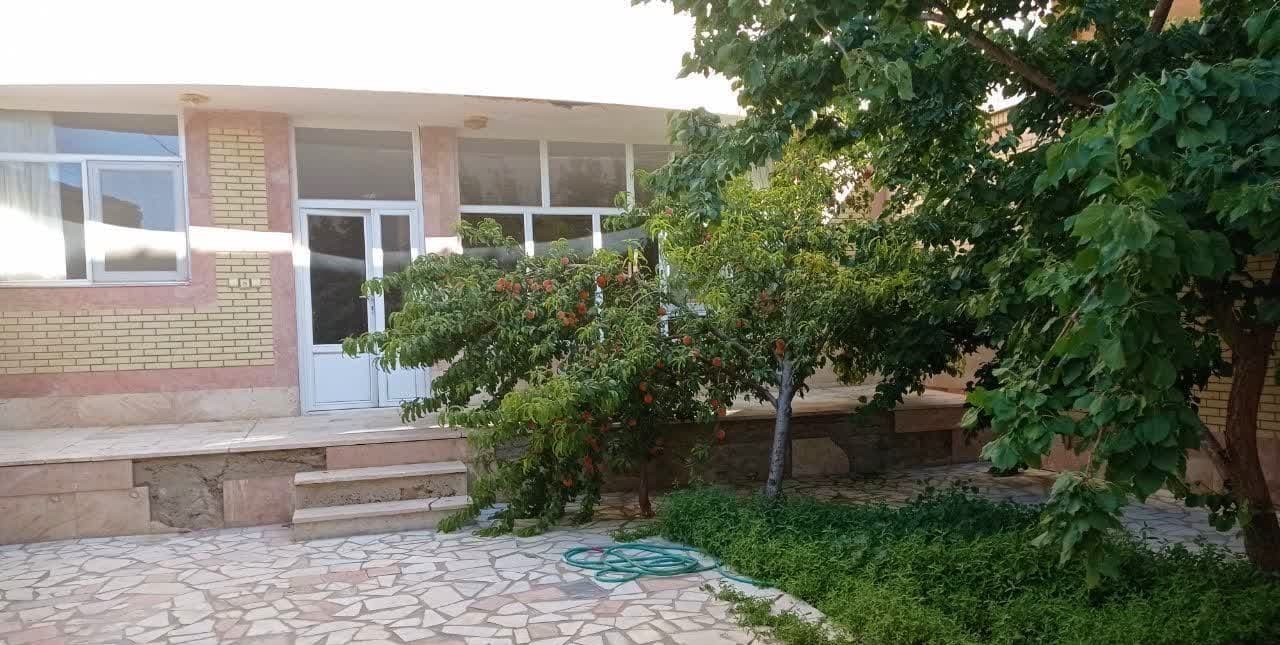 منزل ویلایی در چادگان - خارج از دهکده