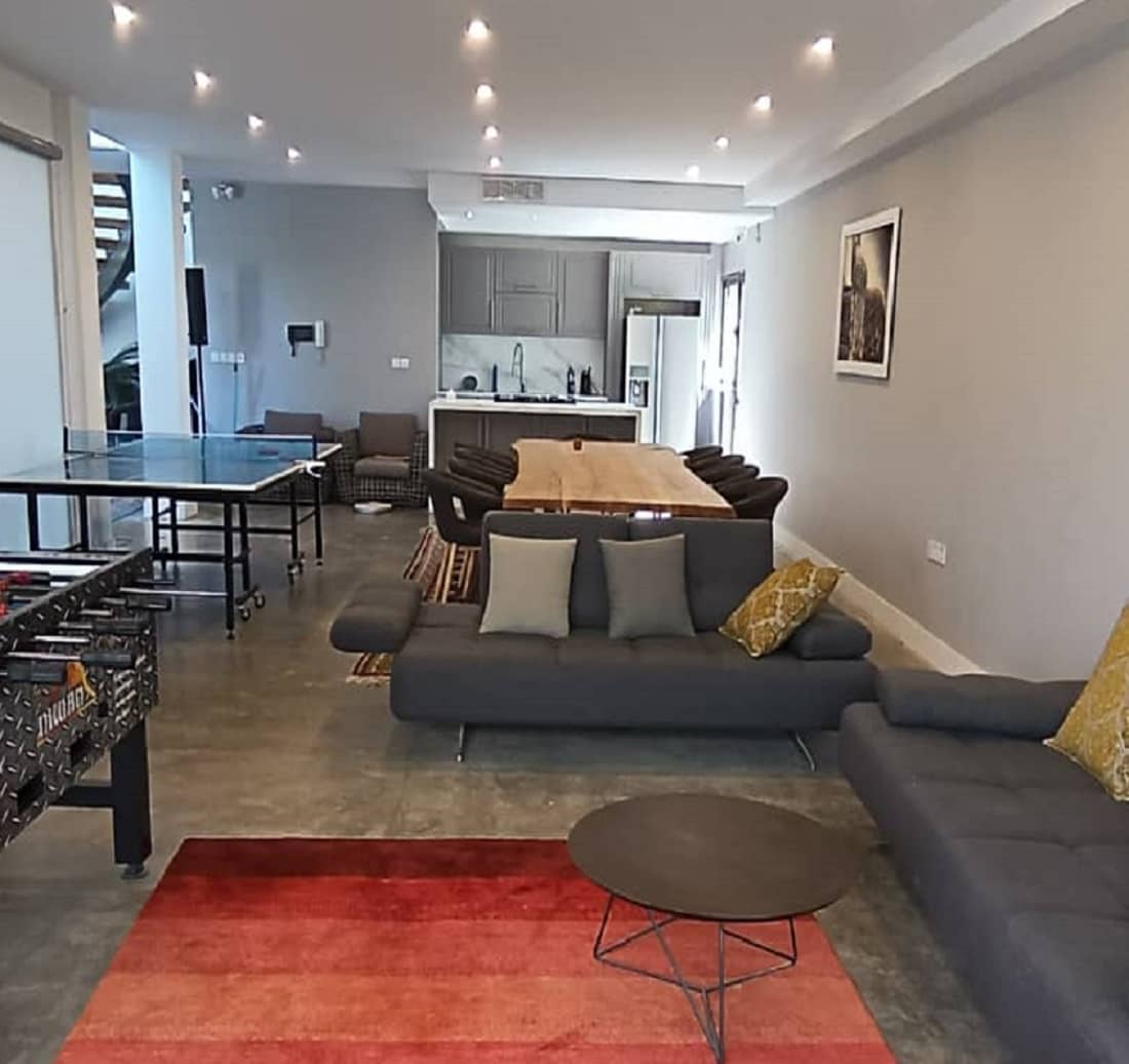 اجاره ویلا با جکوزی آبگرم و استخر در قلات - شیراز