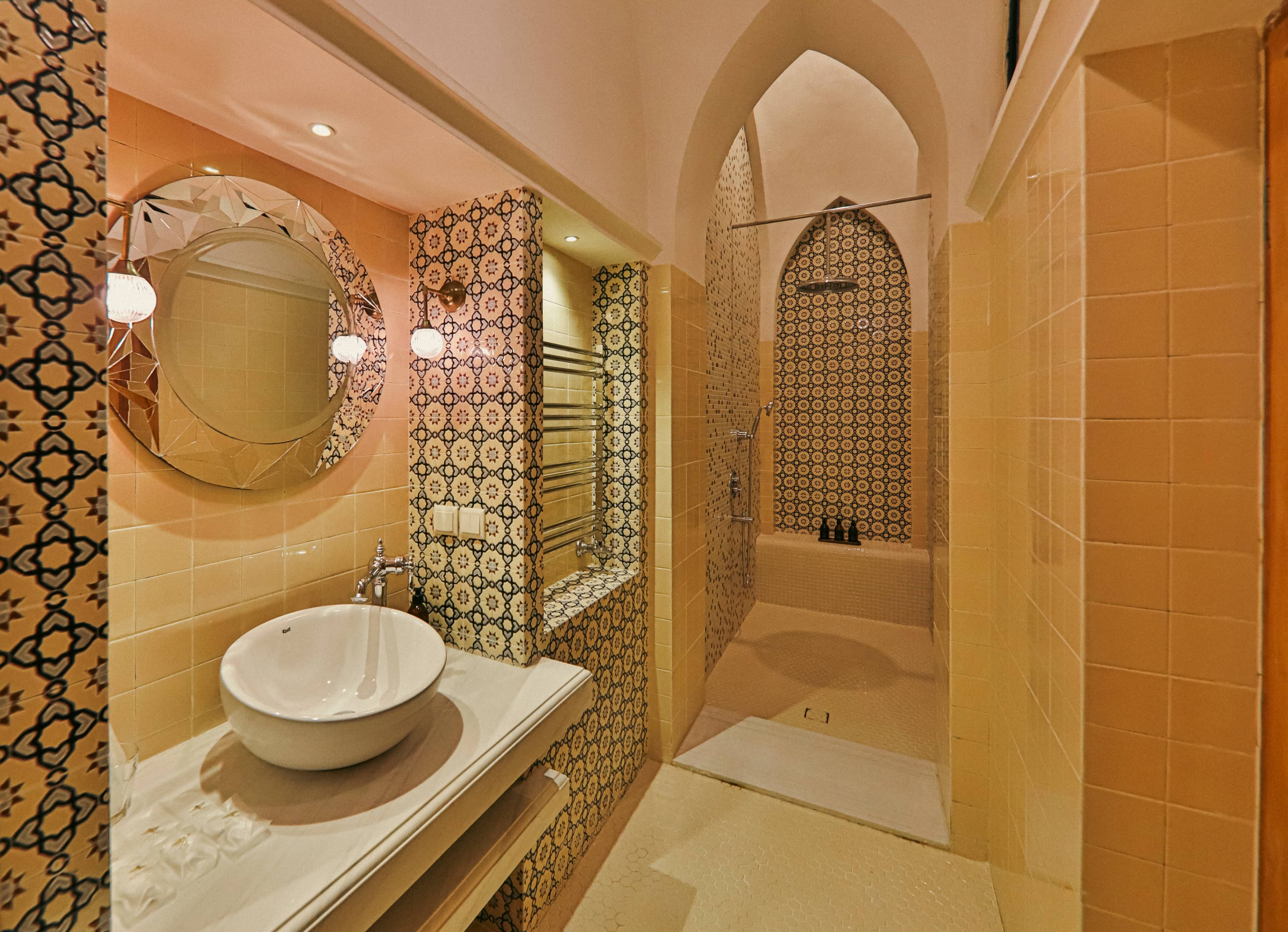 اجاره بوتیک هتل سنتی در فاضل نراقی کاشان - هزار