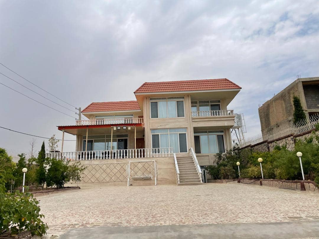 اجاره ویلا با استخر آبگرم در صدرا شیراز - دنا