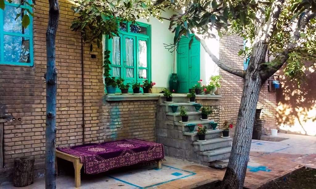 اجاره اقامتگاه بومگردی در بویین میان دشت اصفهان - پونستان