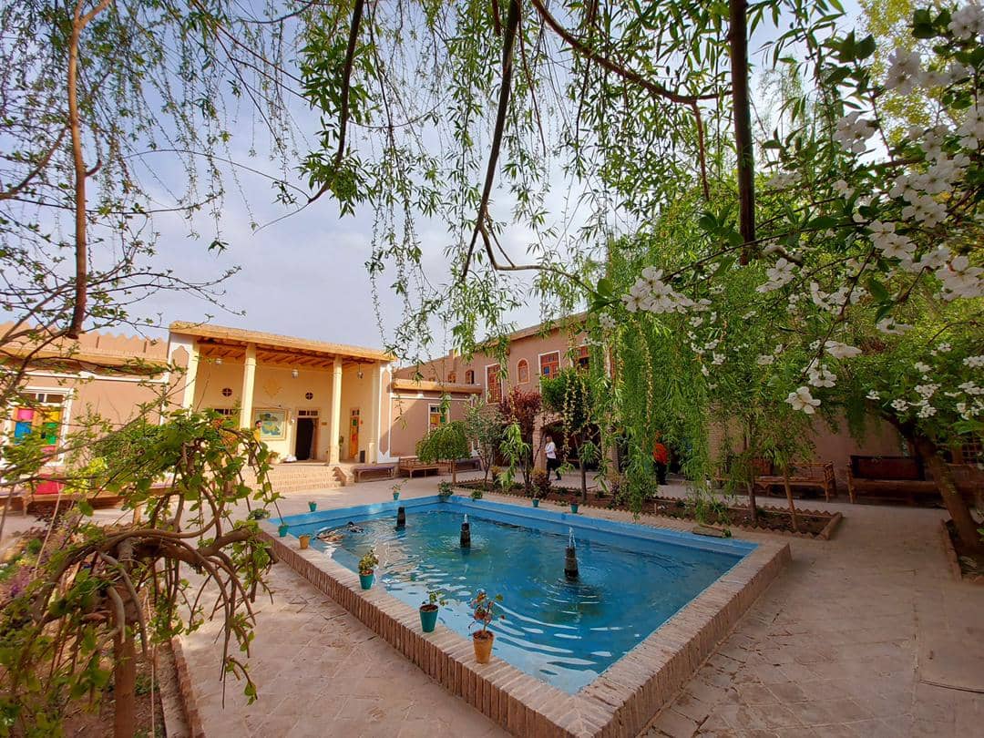 اجاره اتاق 4نفره در رادکان چناران - ارگ رادکان