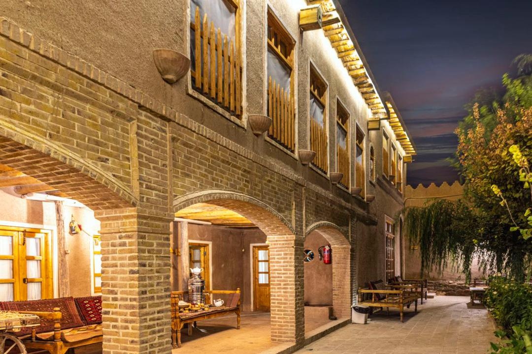 اجاره اقامتگاه بومگردی در رادکان چناران