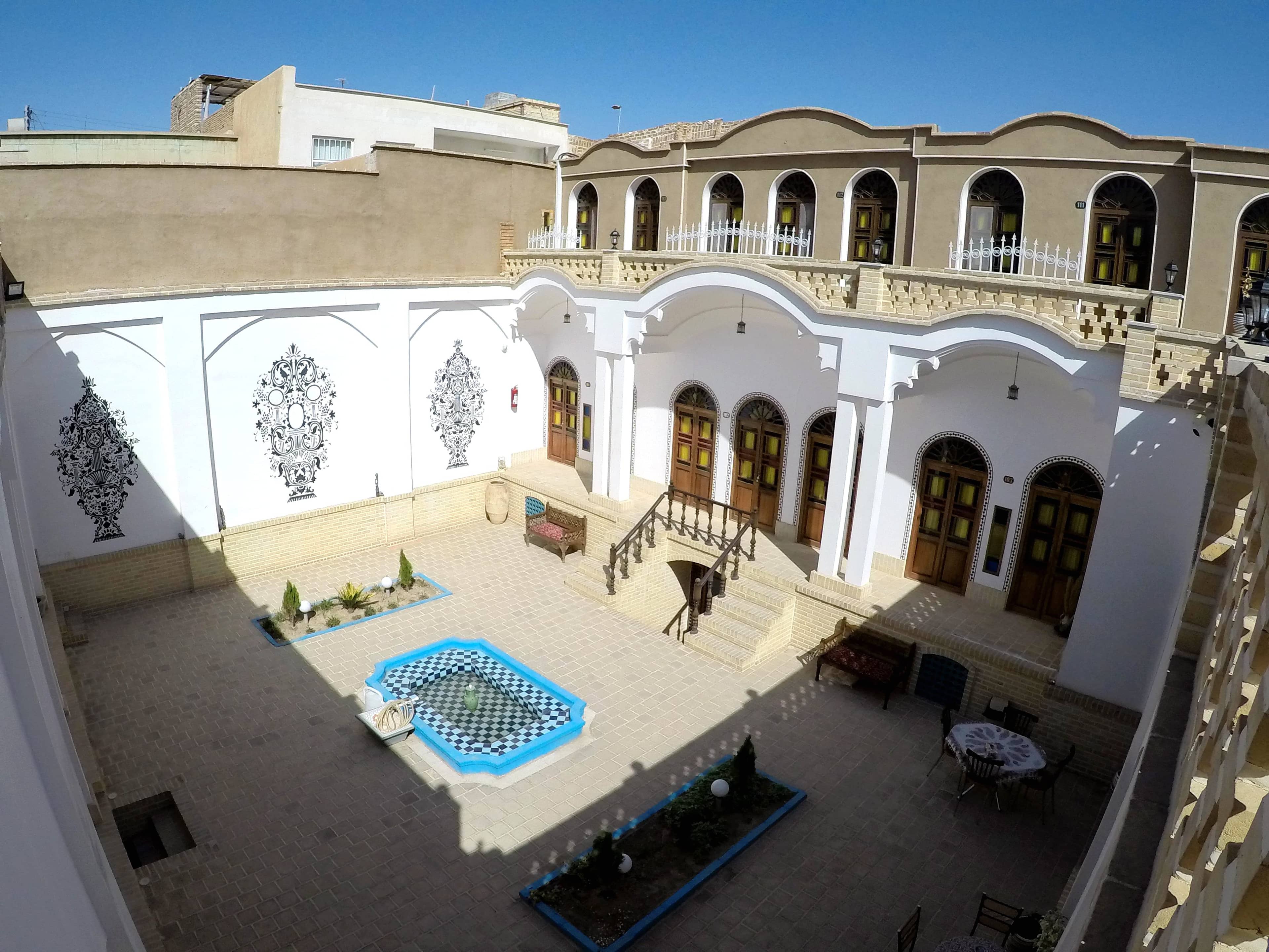 اجاره اقامتگاه بومگردی در کمال الملک کاشان - 3 تخته مستر