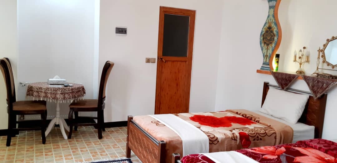 اجاره اقامتگاه بومگردی در کمال الملک کاشان - 3 تخته مستر