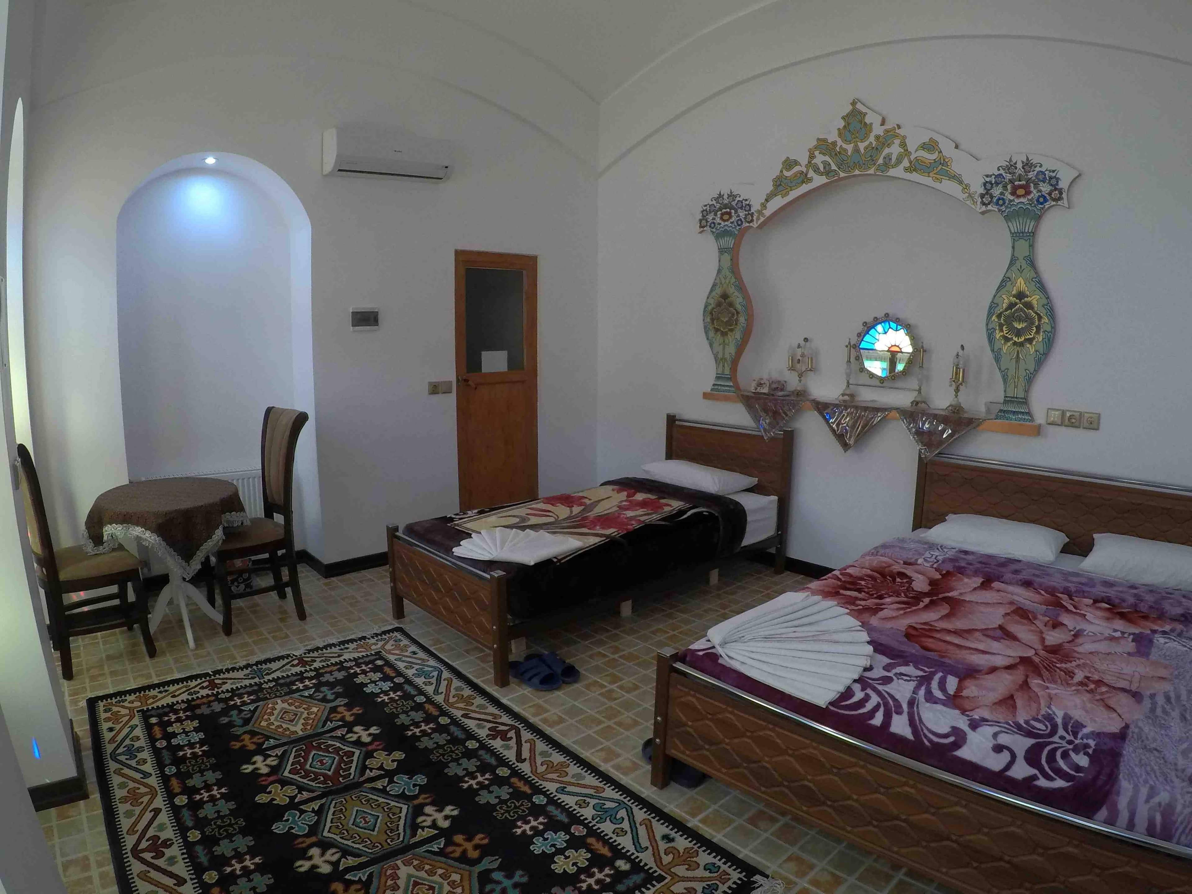 اجاره اقامتگاه بومگردی در کمال الملک کاشان - 3 تخته مستر