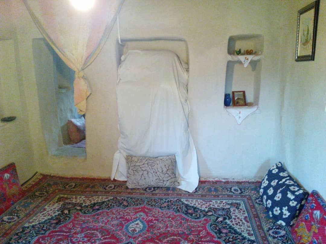 اجاره اقامتگاه بومگردی و خانه سنتی در سمنان گلی ابر-اتاق ششم
