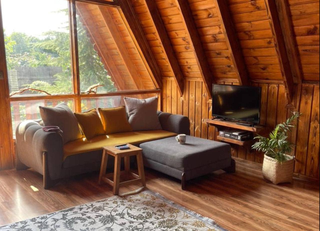 اجاره کلبه سوئیسی استخردار در نیاسته رامسر - اناناس