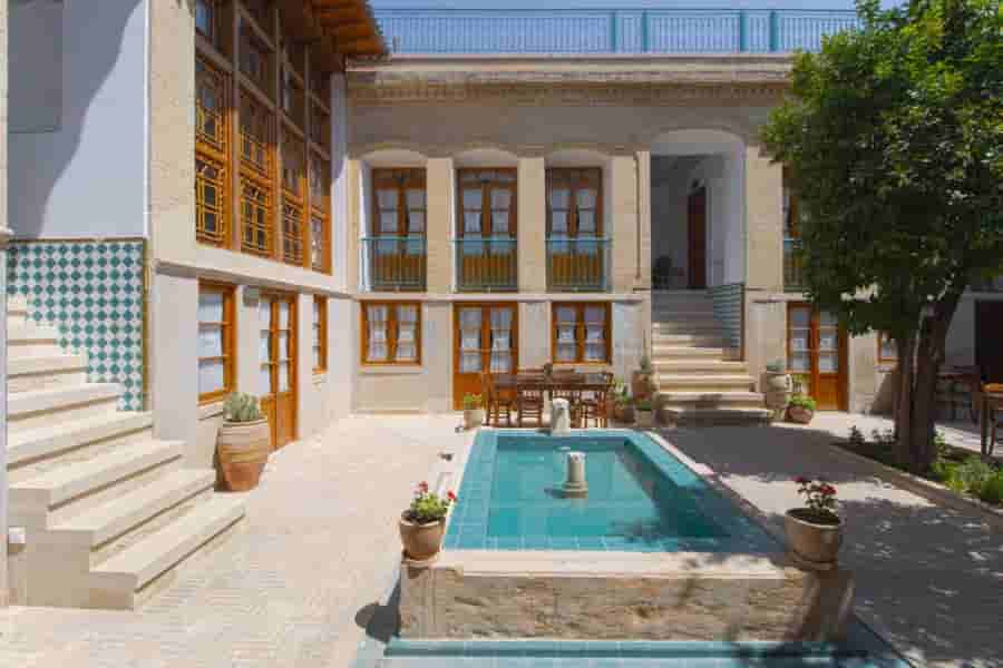 عکس بوتیک هتل دو تخته در شیراز - کنار