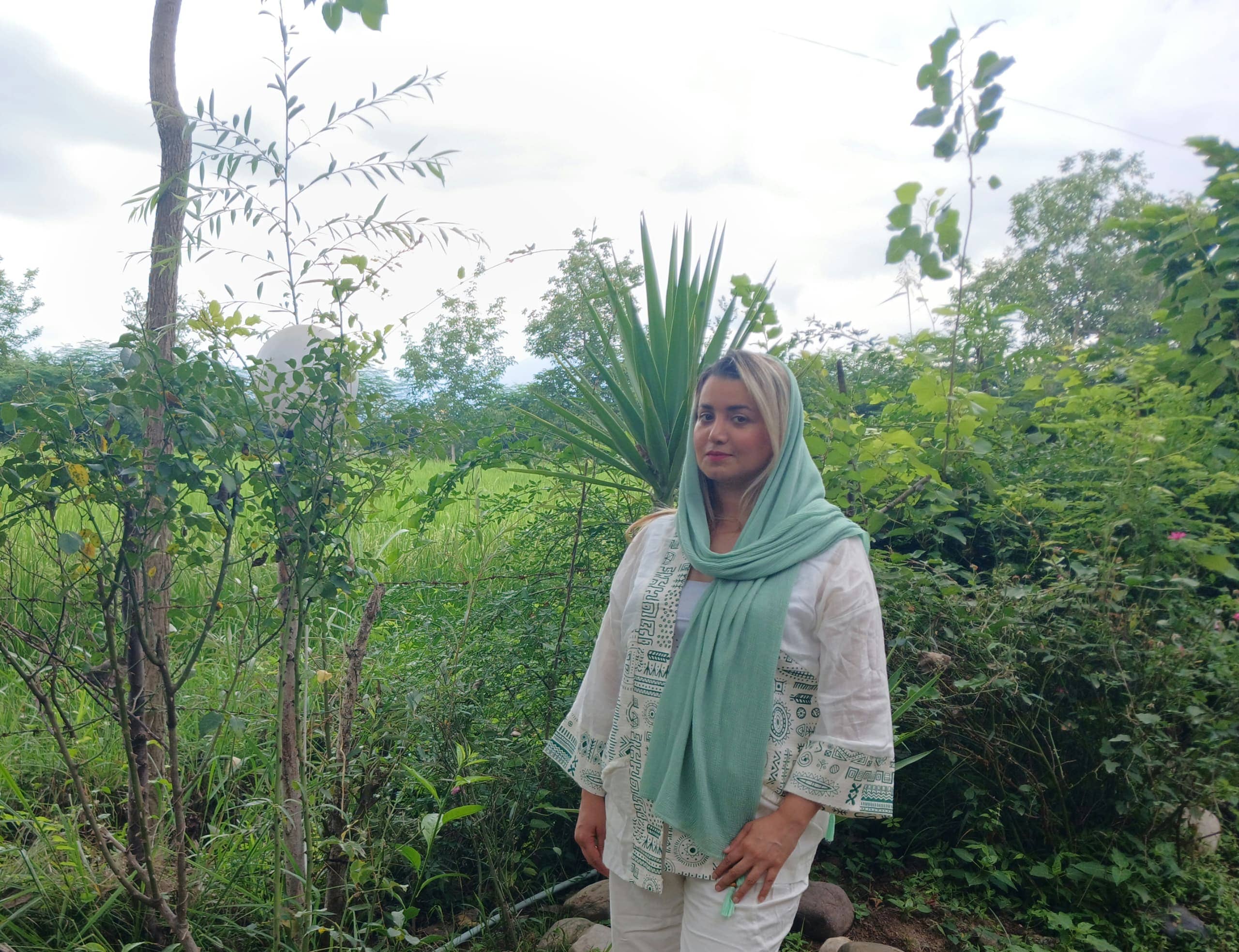 hostIntroImage-طاهره قامتی