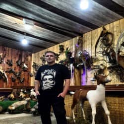 hostIntroImage-حسین جدیدی