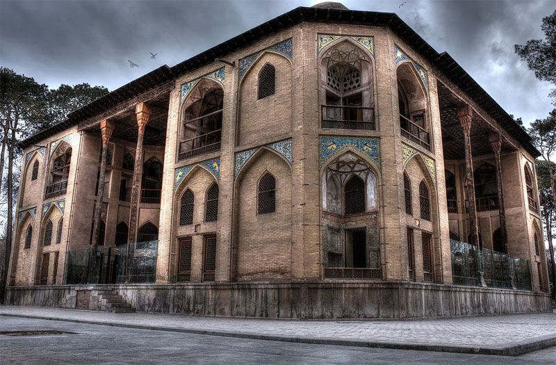 اصفهان نصف جهان از نقش جهان تا باغ خزندگان و پرندگان 6 هشت بهشت
